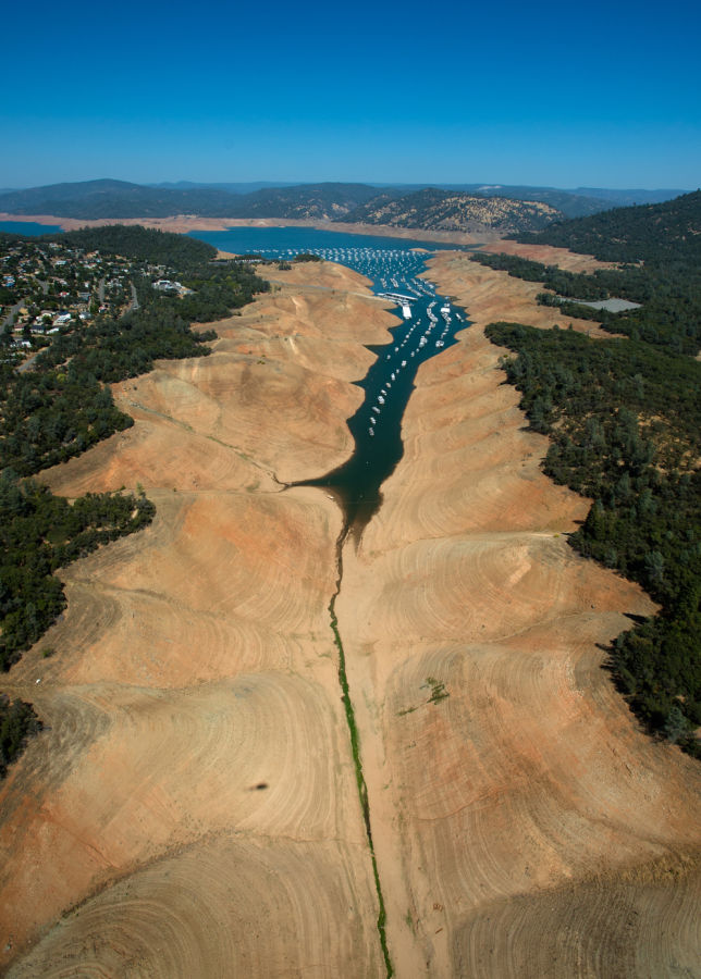 Lake Oroville in drought (2014). (Credit: California Department of Water Resources)